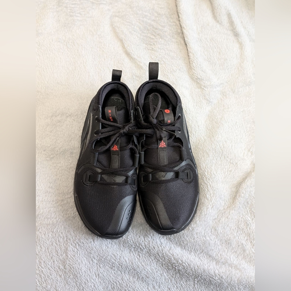 Nike Air zoom crossover 2 boy's shoes Sz:5.5